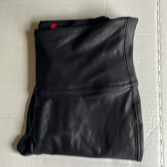 Spanx High-Waisted black leggings Women’s size M - Picture 5 of 7